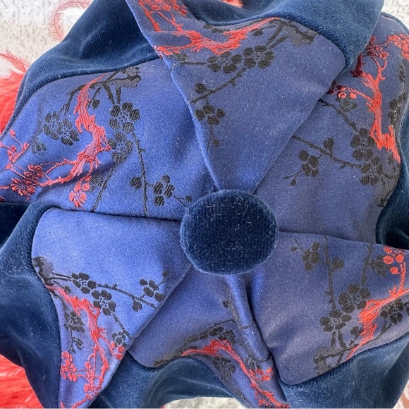 PAT'S HATS RENAISSANCE HENRY VIII S / M BLUE VELVET RED FEATHER - Picture 2 of 8